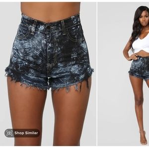 Fashion Nova Acid Wash Jean Shorts- size 11 (L) EUC